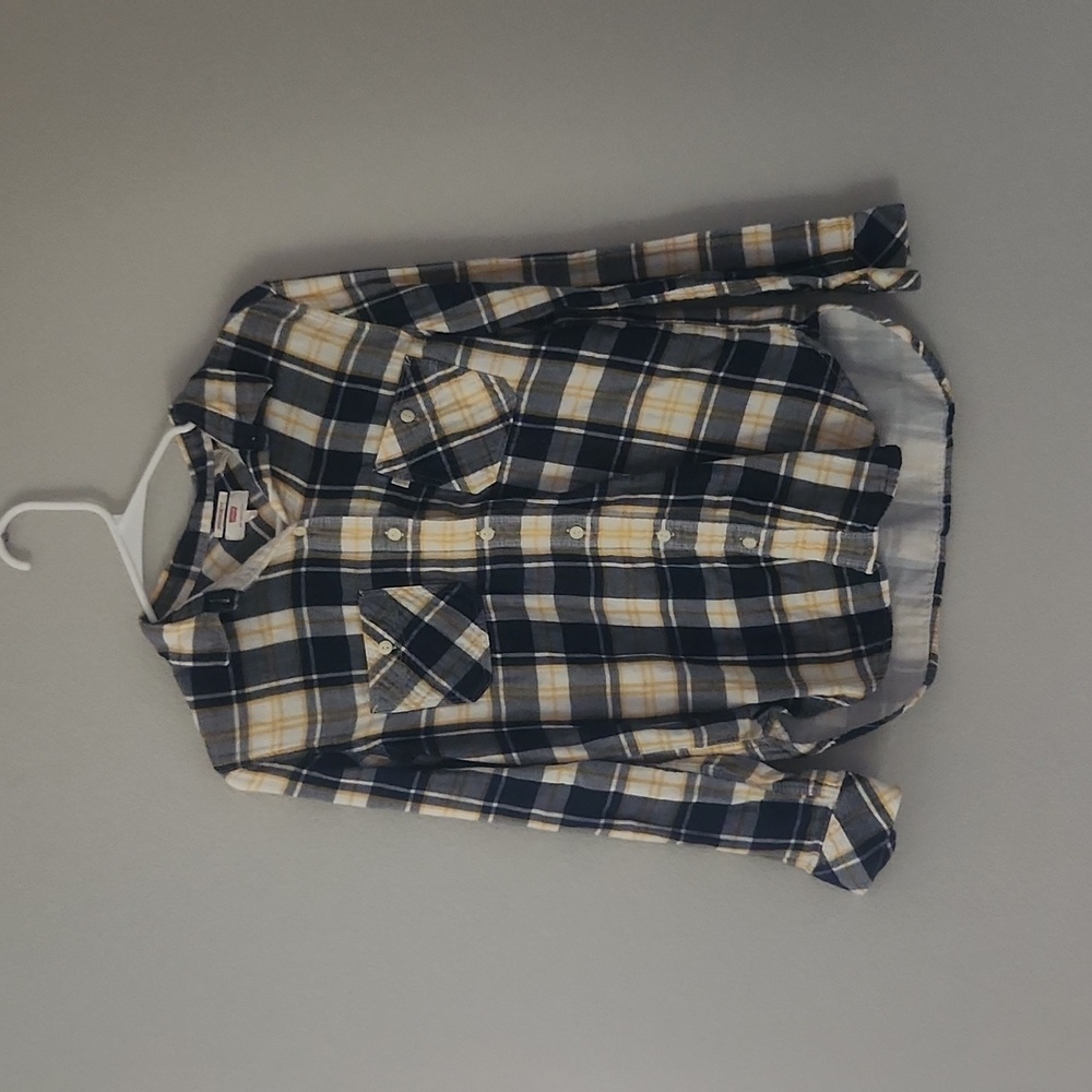 Womens Small Levi's button down plaid flannel shirt